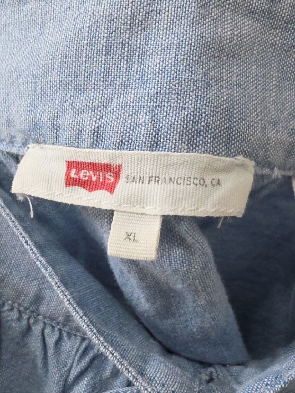 Levi's Light Blue Denim Top with Eyelet Hem - XL - Picture 2 of 11